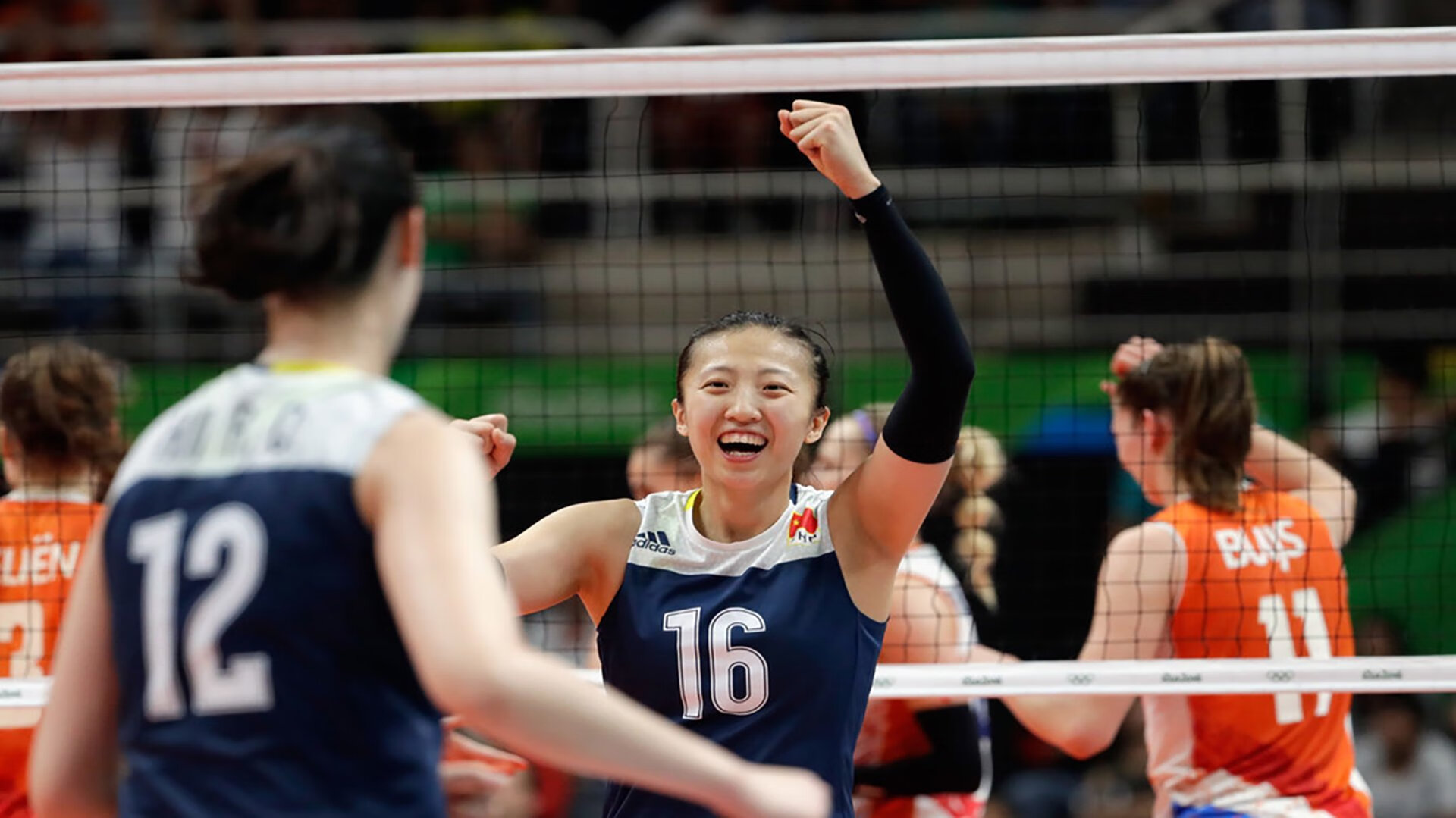 国际高尔夫女子公开赛：最后洞抓鸟戏剧性十足，女子 高尔夫